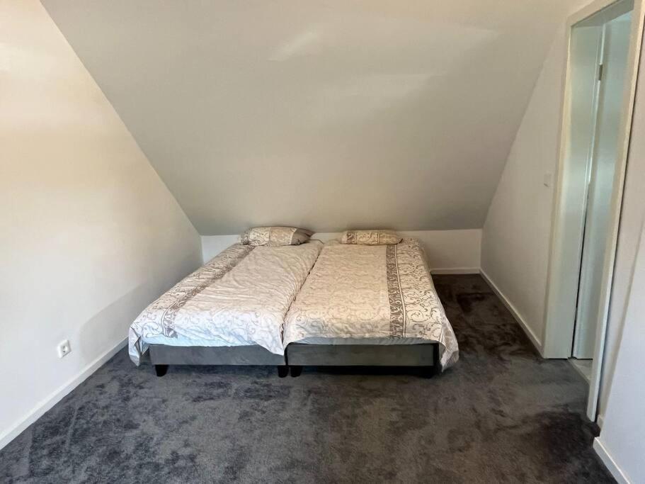 Reihenhaus In Ruhiger Lage Apartment Pinneberg Bagian luar foto